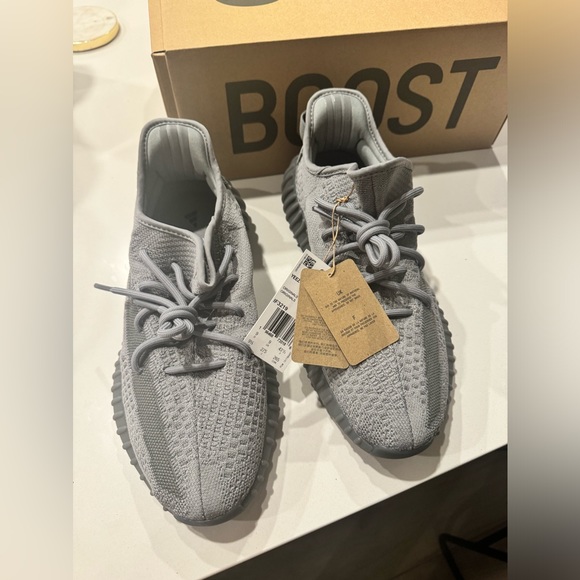 BRAND NIB Yeezy Boost 350 V2 in Steel Grey Sz 9.5 (Yzy by Adidas) - Picture 5 of 16